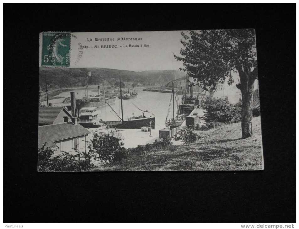 Saint - Brieuc : Le Bassin à Flot. - Saint-Brieuc