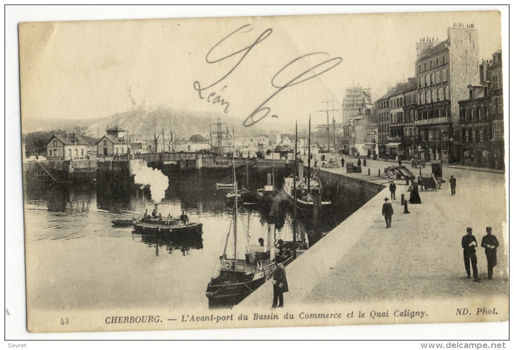 CHERBOURG  - L'Avant Port Du Bassin Du Commerce Et Le Quai Caligny. - Cherbourg