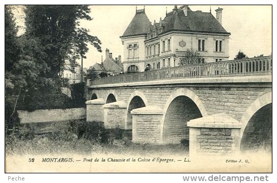 N°30534 -cpa Montargis -pont De La Chaussée Et La Caisse D'Epargne- - Banques