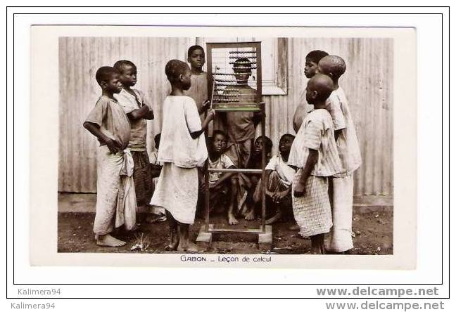 ETHNOGRAPHIE  AFRICAINE  /  GABON  /  LECON  DE  CALCUL  ( Enfants Africains Et Boulier Chinois ! ) - Gabon