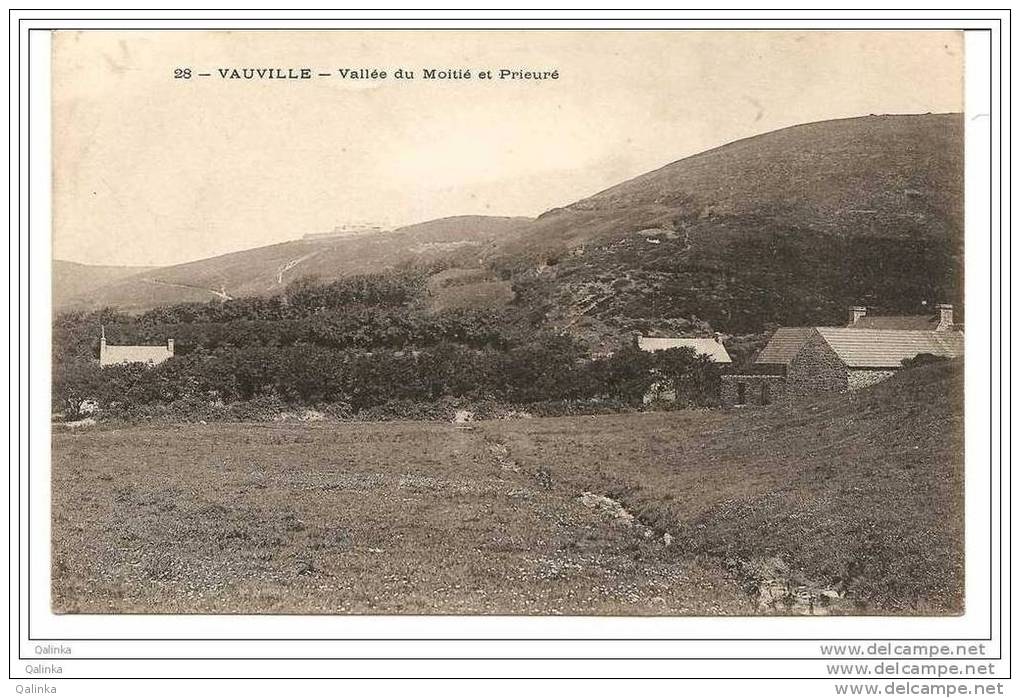 Vauville (Manche) 50, Vallée Du Moitié Et Prieuré CPA Vierge N° 28 - Autres & Non Classés