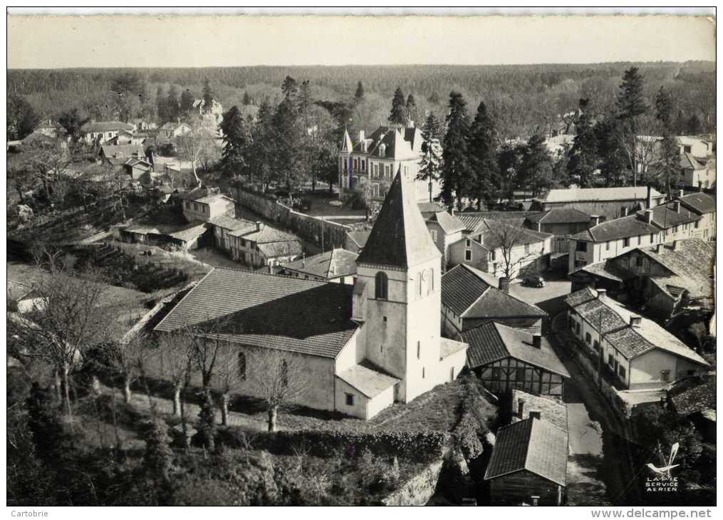 40-Castets-L ´Eglise-cpsm. Grand Format. Vue D´Avion. - Castets