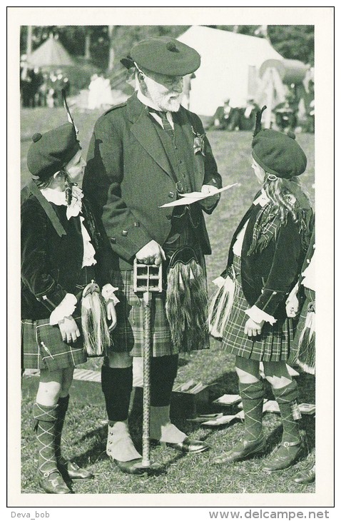 Postcard Highland Games 1922 Dancers & Veteran Scotland Scotsman - Regional Games