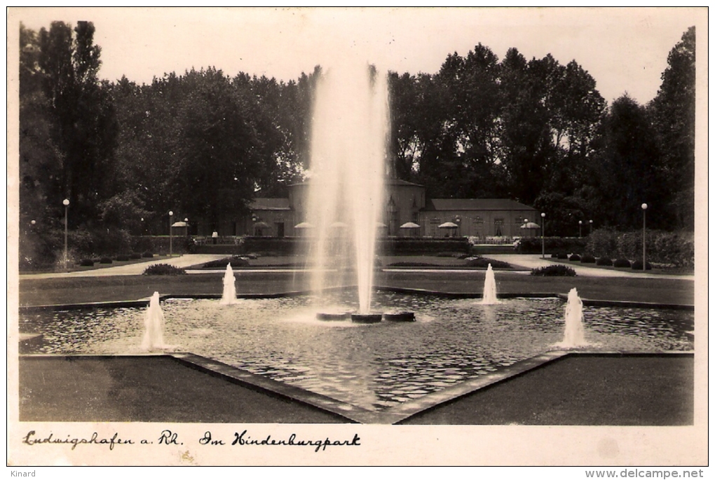 CPA .  LUDWIGSHAFEN...HINDENBURG PARK..BE  ..SCAN - Ludwigshafen