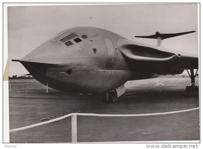 VERITABLE TIRAGE PHOTOGRAPHIE AVION BOMBARDIER  A REACTION VICTOR  1953 - Aviation