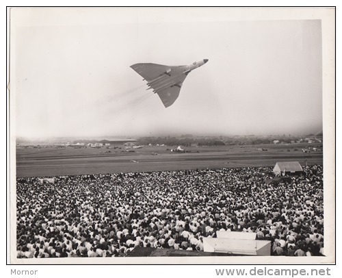 VERITABLE TIRAGE PHOTOGRAPHIE AVION BOMBARDIER  BRITANIQUE  VULCAN 1959 - Aviation