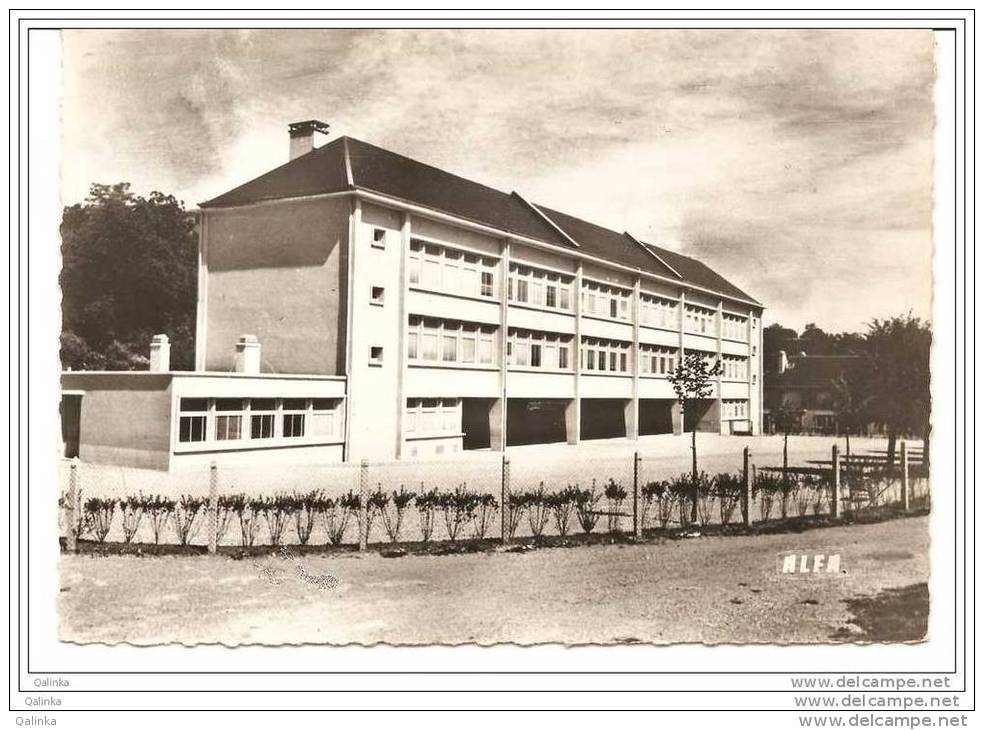 Montivilliers (Seine-Maritime 76) Ecole Des Filles, CPSM Grand Format, Non écrite, édition ALFA - Montivilliers