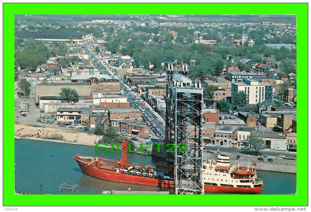SHIP - BATEAU - CARGOS, A SALTIE UNDER THE LEFT BRIDGE, WELLAND CANAL - TRAVEL IN 1975 - - Cargos