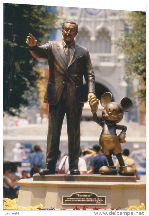 (213) Disney  - Mickey & Walt Statue - Disneyworld