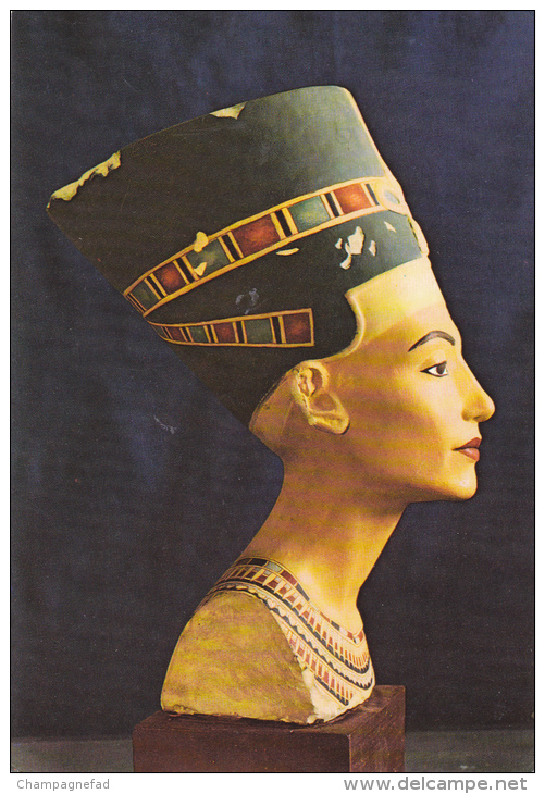 EGYPTE, LE BUSTE DE LA REINE NEFERTITI - Personnes