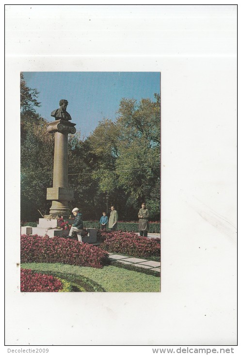 ZS34402 Monument To A S Pushkin Kisinev   2 Scans - Moldawien (Moldova)