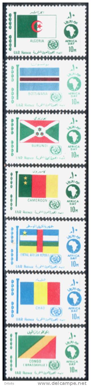 AFRICAN TOURIST DAY / TOURIST YEAR / CAT. VALUE £44 / FLAGS / EGYPT 1969 / MNH / VF/ 7 SCANS . - Ungebraucht