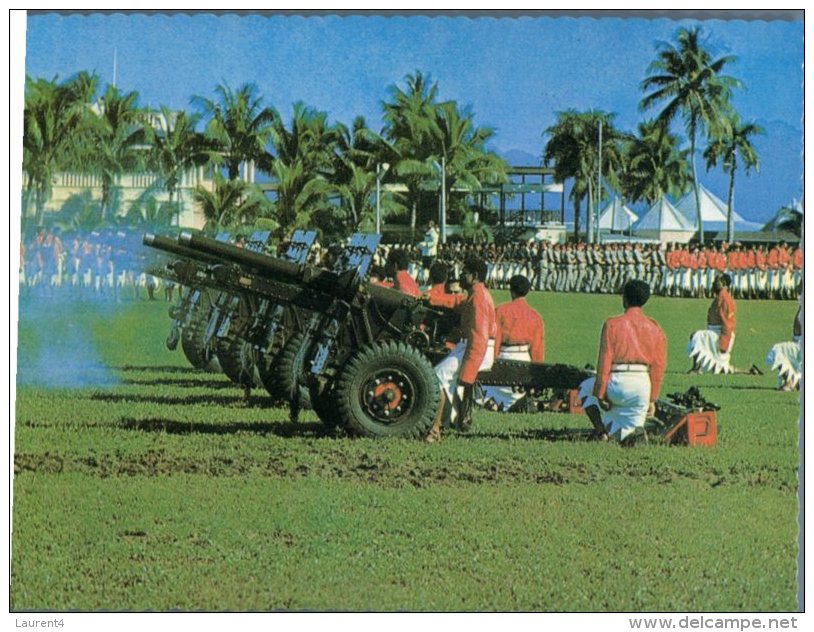 (600) Figi Carte Assez Ancienne - Older Postcard Of Fiji Island - Royal Fiji Military Forces 21 Gun Salute - Fidschi