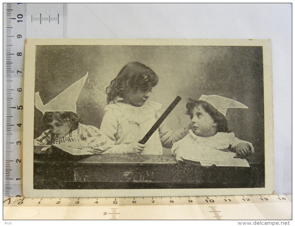 CPA - Enfants - Bonnet D'âne, Série, Maitresse D'école, élèves, Jeu - Collections, Lots & Series