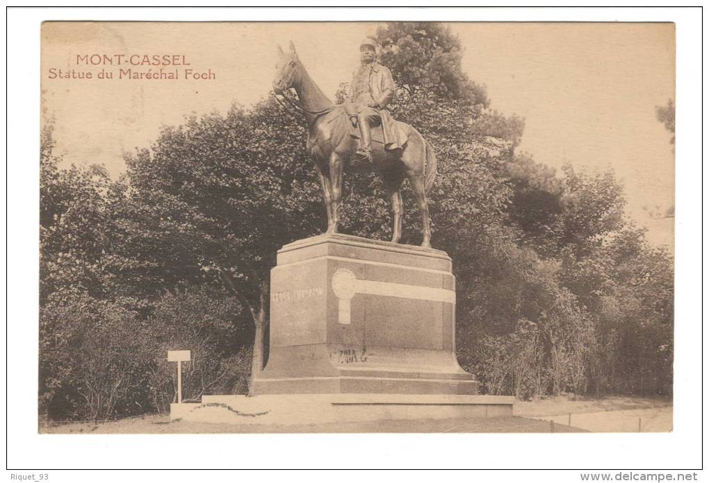 MONT-CASSEL Statue Du Maréchal Foch - Autres & Non Classés