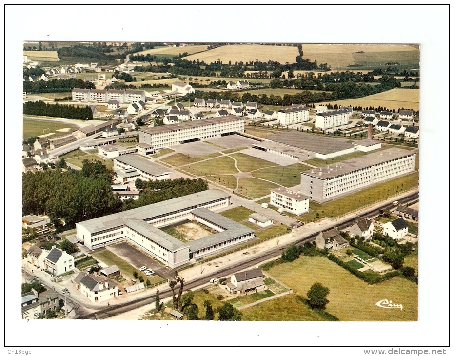 CSM : 22 - Côtes D´Armor : Loudéac : Vue Aérienne : Le Lycée :bâtiment Du Lycée , Immeubles, Maisons ... - Loudéac