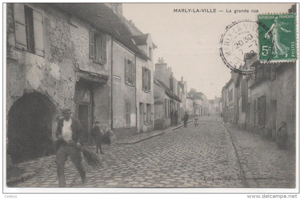 MARLY LA VILLE  LA GRANDE RUE  ANIMEE - Marly La Ville
