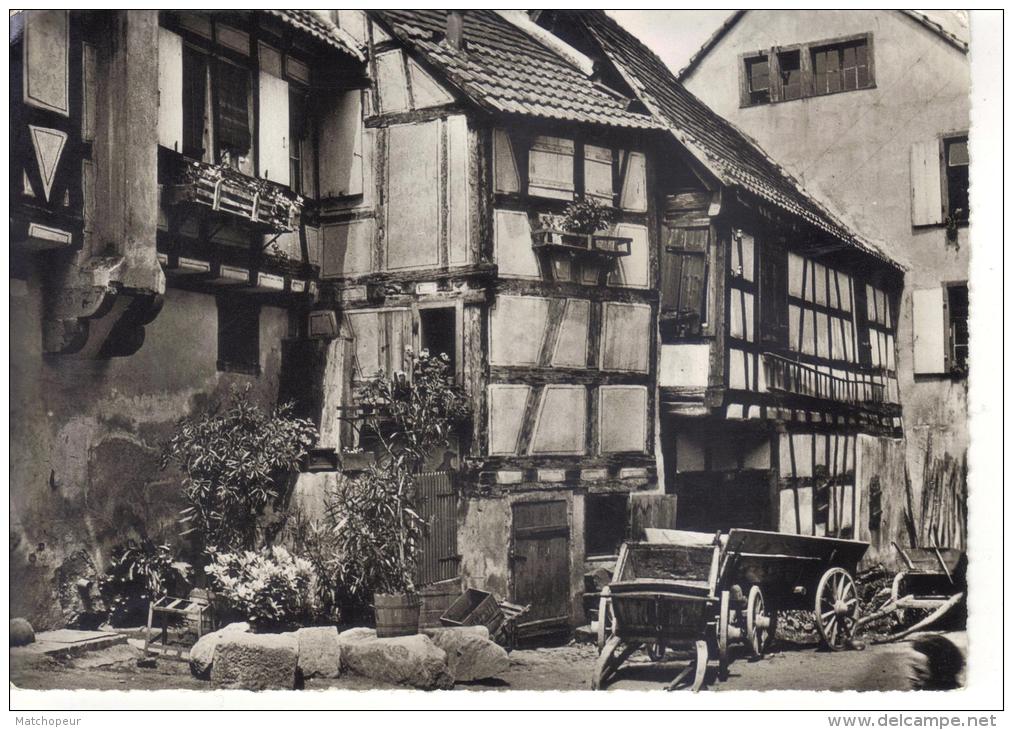 RIQUEWIHR  -68- VIEILLE MAISON ALSACIENNE - Riquewihr