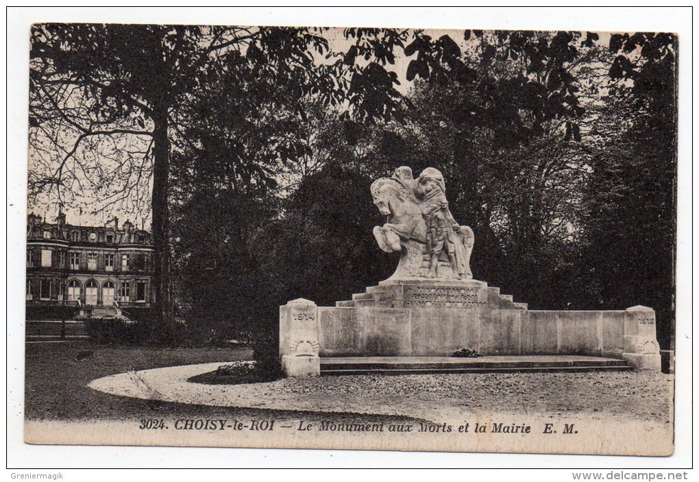 Cpa - Choisy-le-Roi - Le Monument Aux Morts Et La Mairie - War Memorials