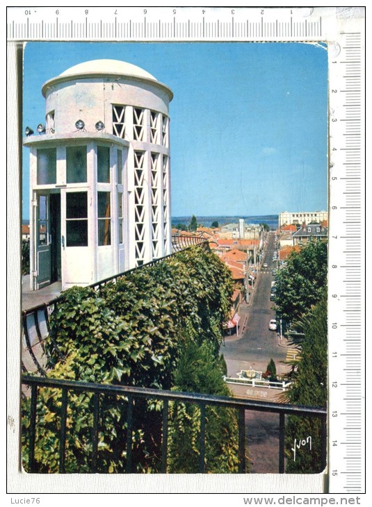 ARCACHON -  Vue Sur La Ville Prise Du Casino Mauresque En Direction Du Bassin - Arcachon