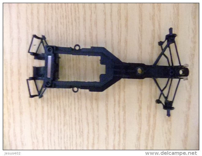 SCALEXTRIC  SUBCHASIS PARA COCHES DE FORMULA UNO ( F1 ) Ejemplo ( MINARDI - ARROWS ) - Circuits Automobiles