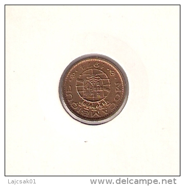 B9 Mozambique 20 Centavos 1974. High Grade - Mozambique