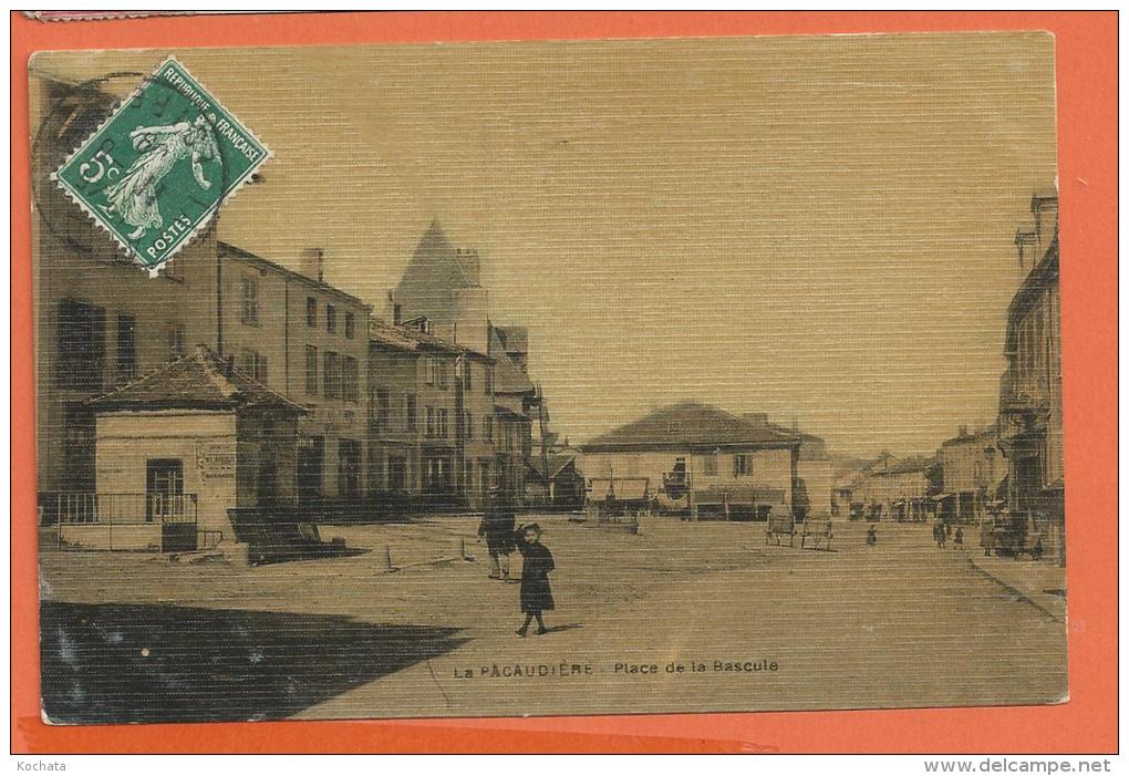 B002, La Pacaudière, Place De La Bascule, Animée, Circulée 1909 - La Pacaudiere