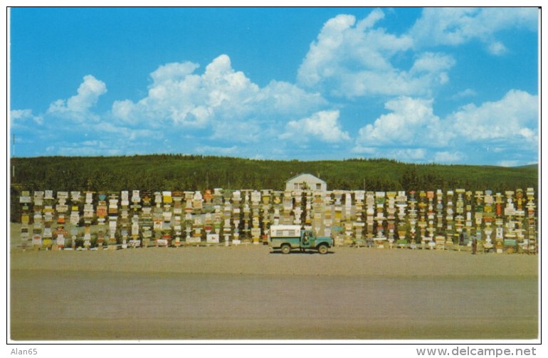 Watson Lake Yukon Canada, Truck Camper Famous Signs Gateway To Yukon, C1960s Vintage Postcard - Yukon