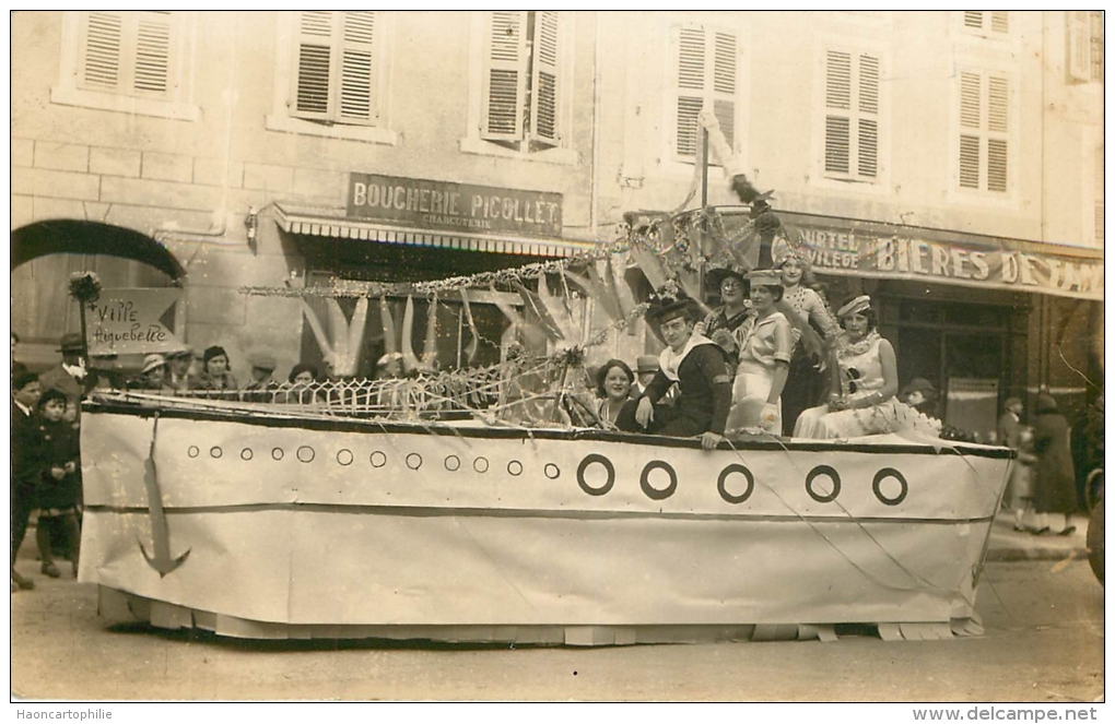 Joigny (89) Cavalcade Devant Boucherie Picollet , Carte Photo - Joigny