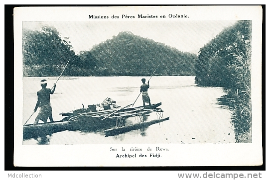 FIDJI DIVERS / Sur La Rivière De Rewa / - Fidji