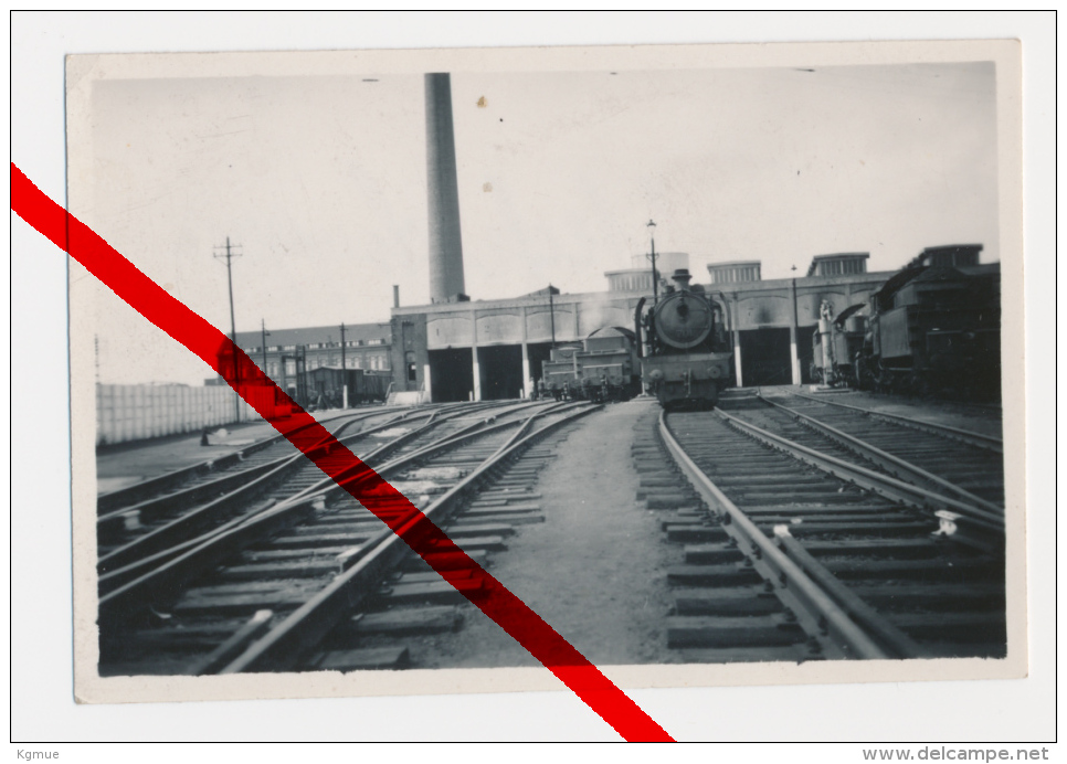 Original Foto - Merelbeke - Bahnhof Gare - Rechteckschuppen Des Betriebswerkes Merelbeke - Ca. 1940 - Ca. 6x9 Cm - Merelbeke