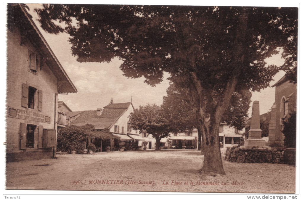 MONNETIER / LA PLACE ET LE MONUMENT AUX MORTS (Provenance Carnet) - Autres & Non Classés