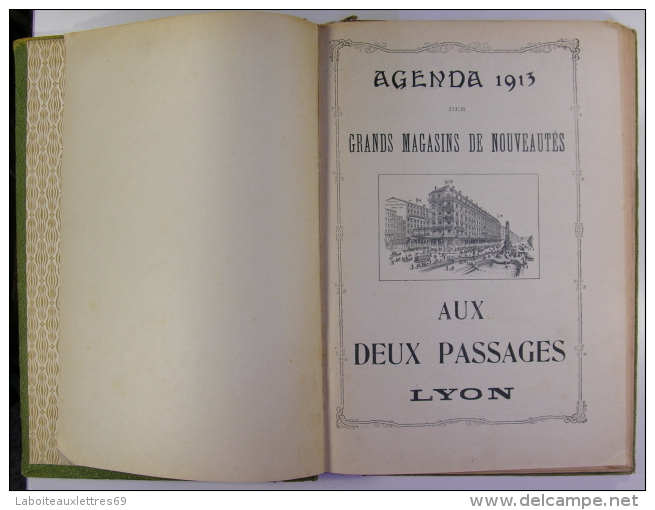 AGENDA ( BUVARD ) 1913 AUX DEUX PASSAGES LYON - Kleding & Textiel