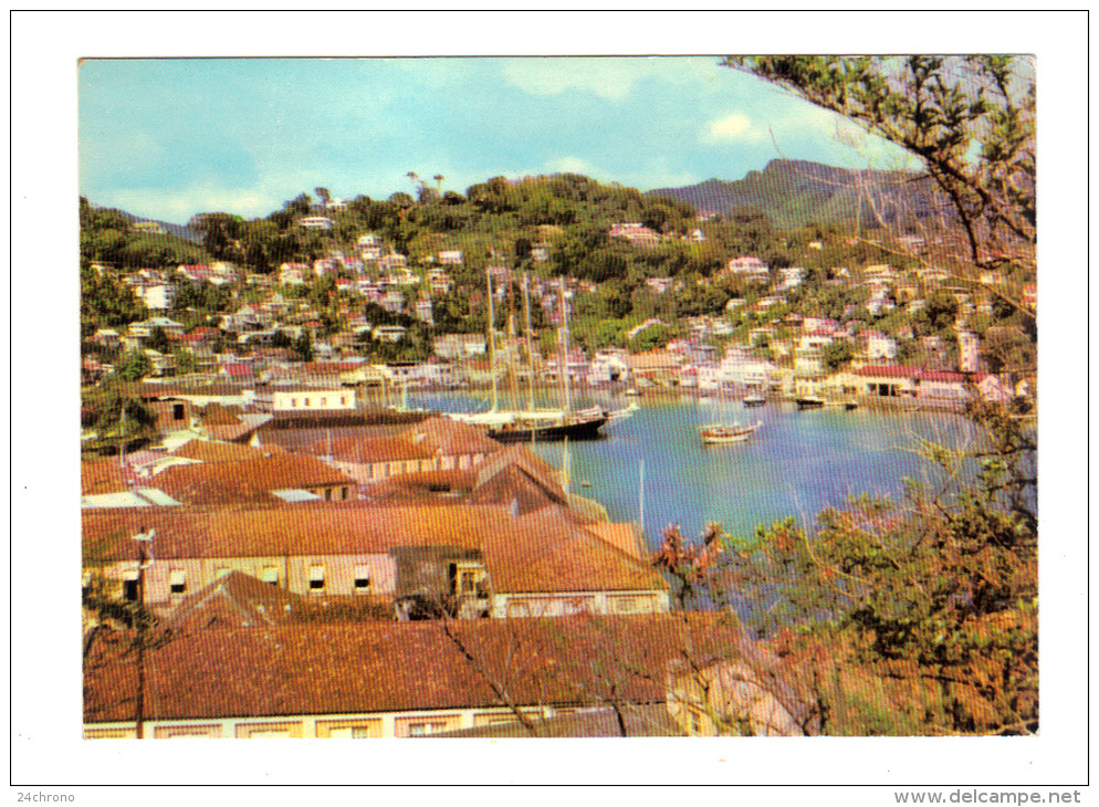 Grenada: Fort George Overlooks The Inner Harbour And Town Of St. George's (13-1688) - Grenada