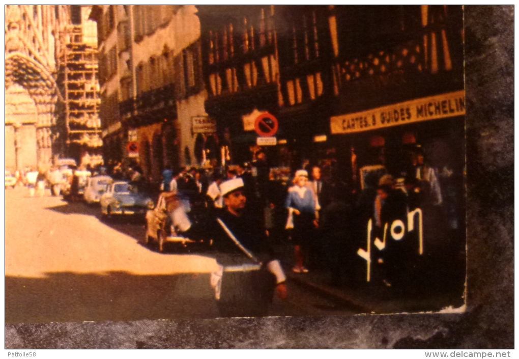 GENDARME.STRASBOURG (67).RUE MERCIERE.MAGASIN CARTES ET GUIDES MICHELIN.1974.TBE. - Police - Gendarmerie