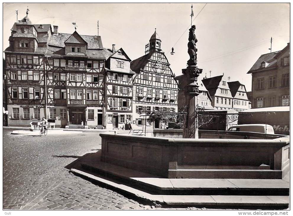 Allemagne > Hesse > BUTZBACH  -Marktplatz (cycliste Vélo-Editions : Henkelmann 1034 H 63)*PRIX FIXE - Butzbach