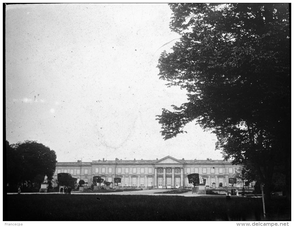 V0551 - OISE - COMPIEGNE - Chateau - Plaques De Verre