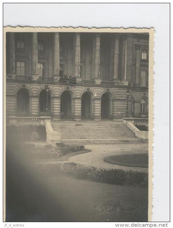 Avènement du Roi Léopold III. 1934. 11 x 8, 5 cm. 16 Photographies d´amateur