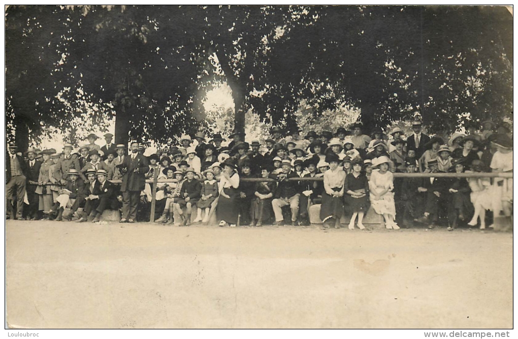 71 CARTE PHOTO DE GRANDIOUX VERDUN SUR LE DOUBS  COURSE DE VELO AU CHAMP DE FOIRE COMMUNE NON IDENTIFIEE - Autres & Non Classés