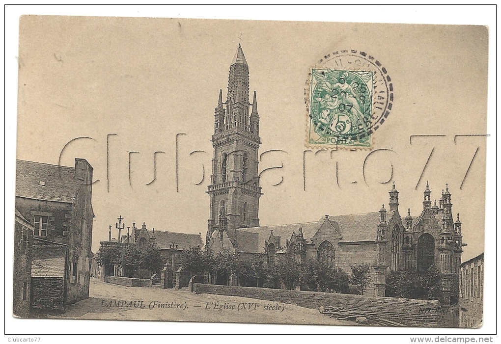 Lampaul-Guimiliau (29) : L´église Vue De La Place En 1907. - Lampaul-Guimiliau