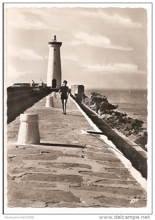 Hérault - 34 - Le Grau D'agde Le Phare En 1959 , Taxe 20f Au Dos ( 2scans ) - Agde