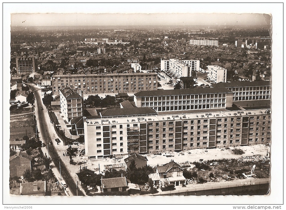 Hauts De Seine - 92 - Rueil Malmaison - écoles Et Immeubles Du Quartier " Bons Raisins " En 1960 - Rueil Malmaison