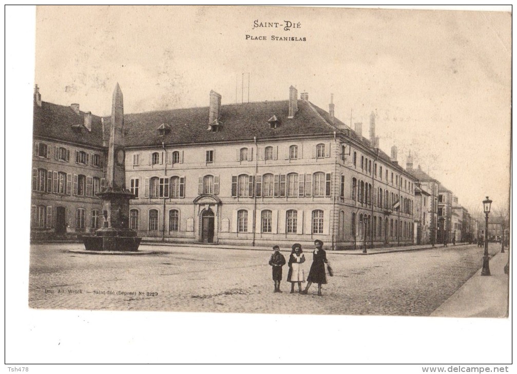 88----SAINT-DIE---place Stanislas---voir 2 Scans - Saint Die