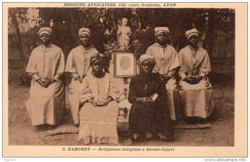 CARTE  POSTALE ANCIENNE. DAHOMEY. BENIN. ABOME-CALAVI. RELIGIEUSES INDIGENES. - Benin
