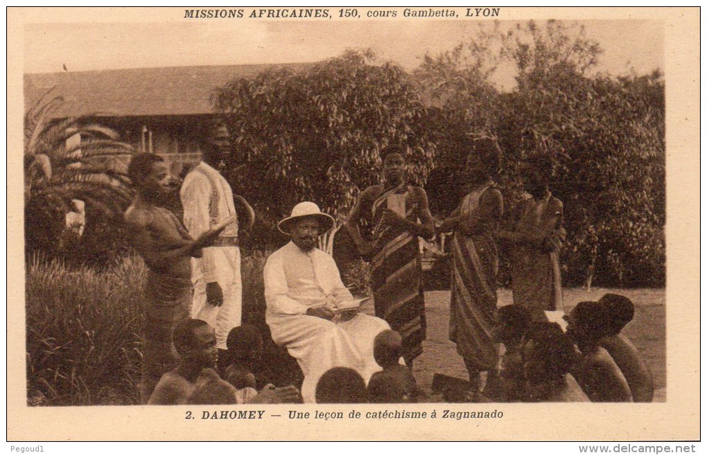 CARTE  POSTALE ANCIENNE. DAHOMEY. BENIN.  ZAGNANADO. LECON DE CATHECHISME. - Benin