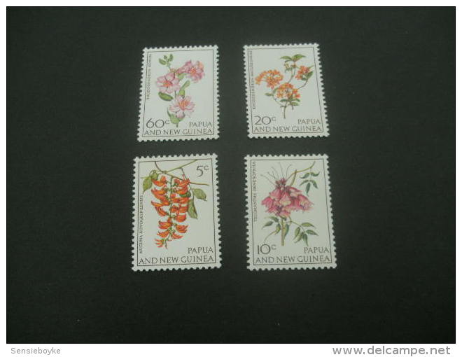 F3690--set MNh 1966. Topics Plants, Flowers - Papua And New Guinea - Other & Unclassified