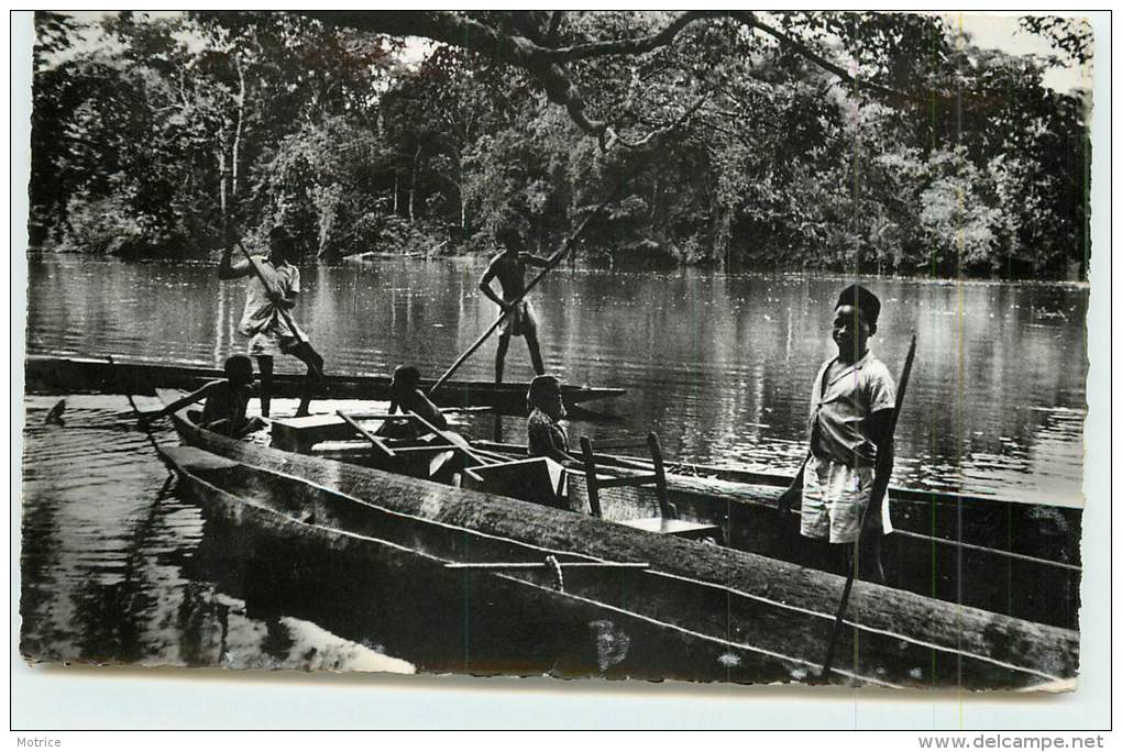 PERES DU SAINT ESPRIT - Bord Du Fleuve Lobaye. - Centrafricaine (République)