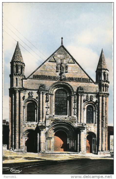 SAINT JOUIN DE MARNES - Façade De L'Eglise Abbatiale - Saint Jouin De Marnes