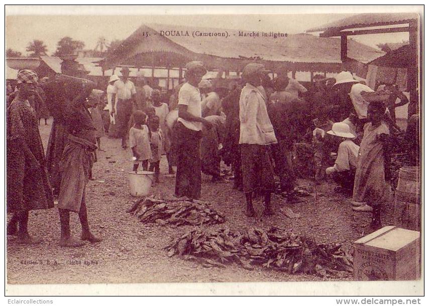 Cameroun    Douala   Un Marché Indigène - Kameroen