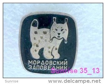 Animals: Lynx- Bobcat - Catamount - Trot National Park Baikal / Old Soviet Badge_035_an2221 - Animals